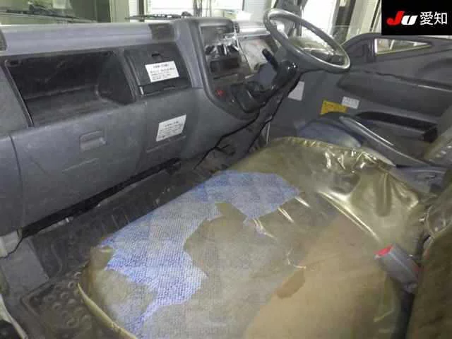 Mitsubishi Fuso Canter  с аукциона в Японии