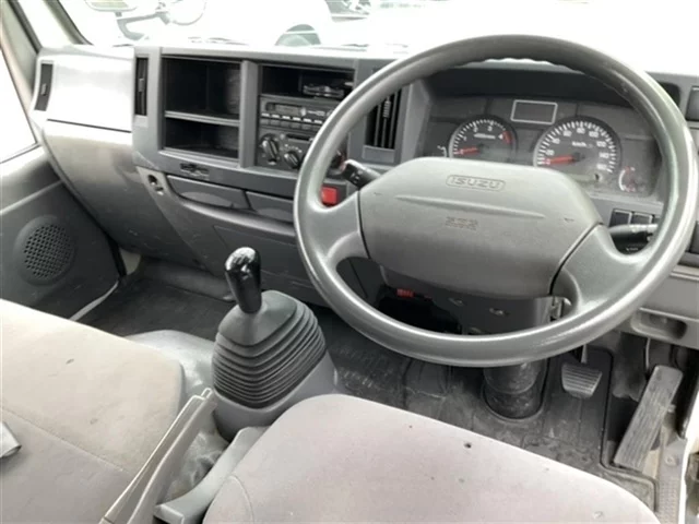 Isuzu Elf  с аукциона в Японии