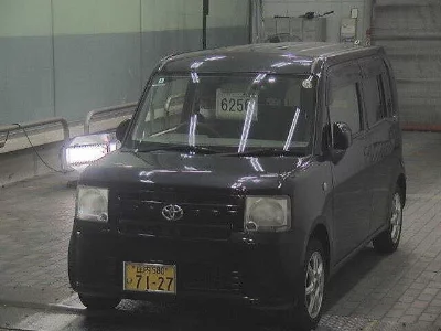Toyota Pixis Space