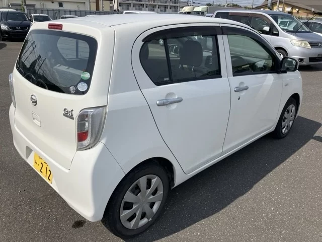 Daihatsu Mira e:S  с аукциона в Японии