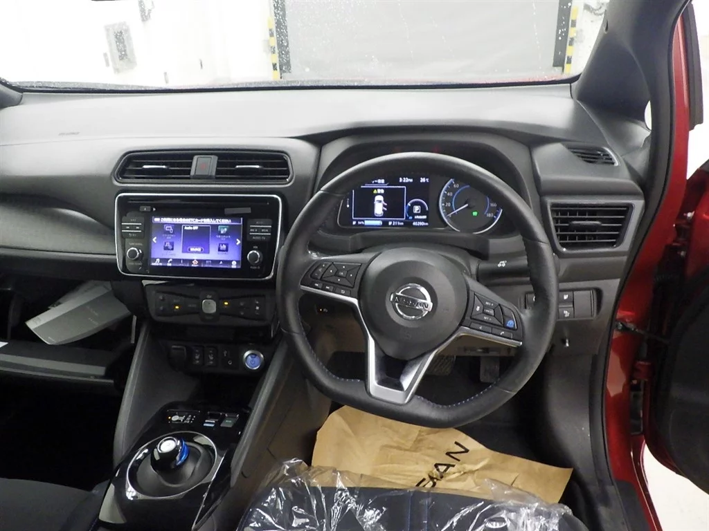 Nissan Leaf  с аукциона в Японии