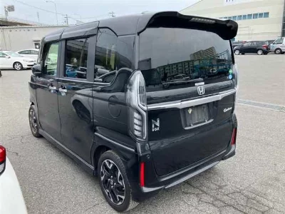 Honda N BOX CUSTOM