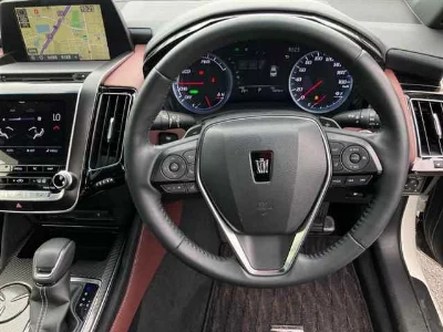 Toyota CROWN HYBRID