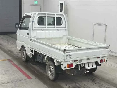 Nissan NT100 Clipper