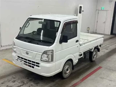 Nissan NT100 Clipper