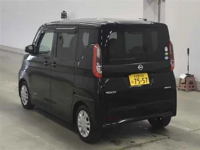 NISSAN ROOX