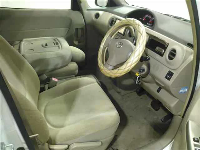 Toyota Porte  с аукциона в Японии