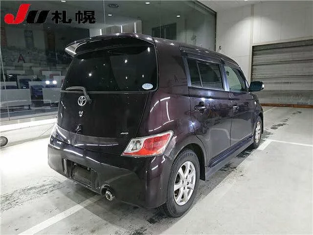 Toyota bB  с аукциона в Японии