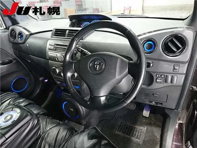Toyota bB  с аукциона в Японии
