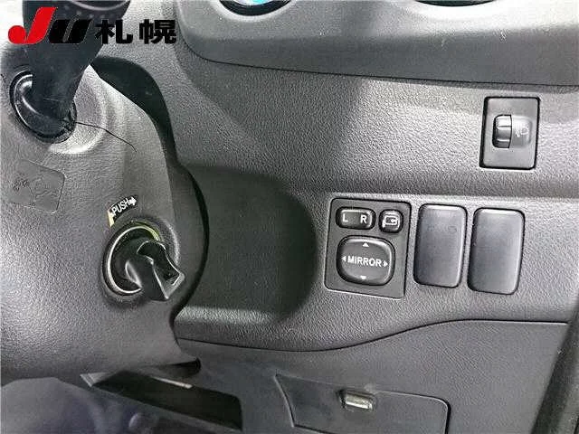 Toyota bB  с аукциона в Японии
