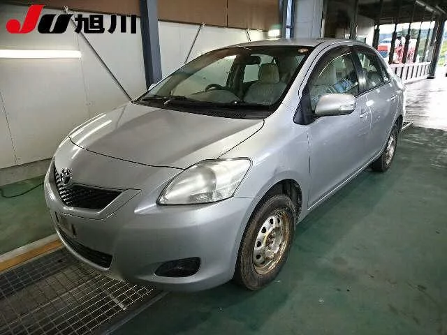 Toyota Belta  с аукциона в Японии