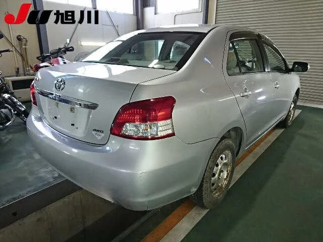 Toyota Belta  с аукциона в Японии