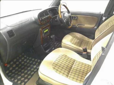 Daihatsu Mira Gino