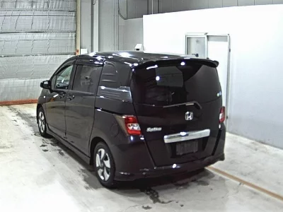 Honda Freed Spike