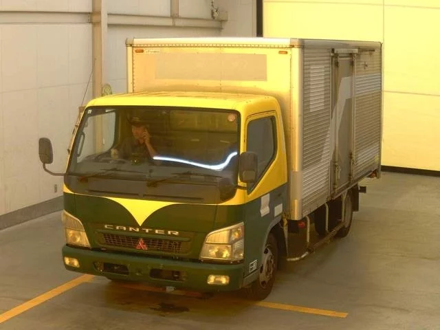Mitsubishi Fuso Canter  с аукциона в Японии