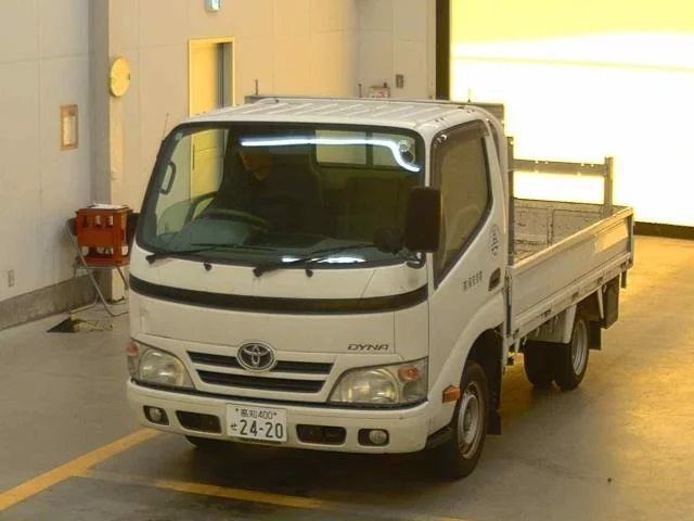 Toyota Dyna  с аукциона в Японии