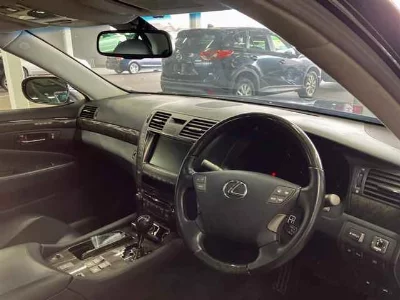 Lexus LS460L