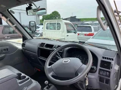 Mazda Bongo Van
