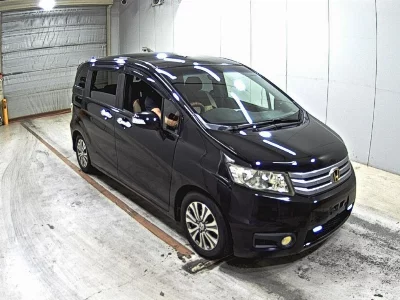 Honda Freed Spike