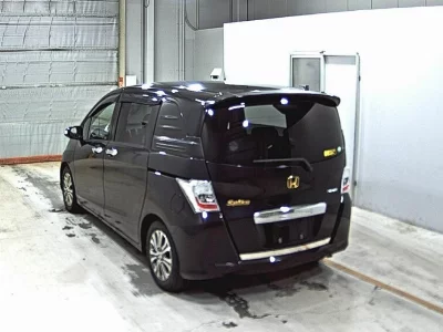 Honda Freed Spike
