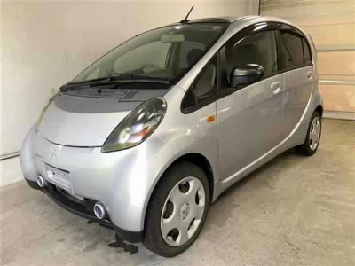 Mitsubishi i