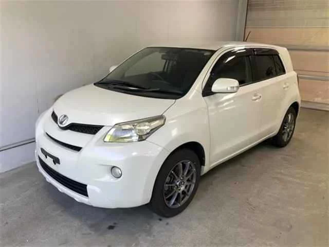 Toyota Ist  с аукциона в Японии