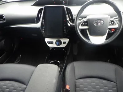 Toyota Prius PHV