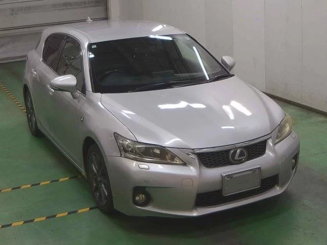 Lexus CT200h  с аукциона в Японии