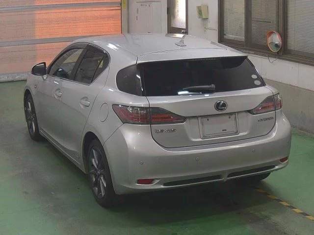 Lexus CT200h  с аукциона в Японии