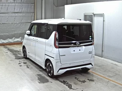 NISSAN ROOX