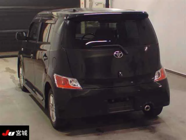 Toyota bB  с аукциона в Японии