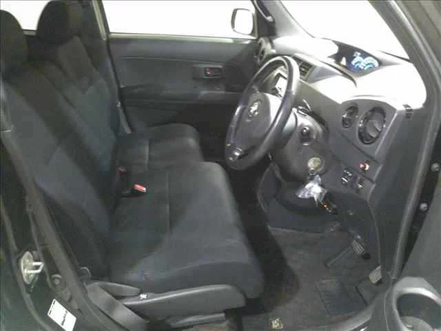 Toyota bB  с аукциона в Японии