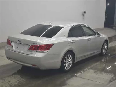 Toyota CROWN HYBRID