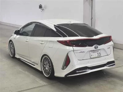 Toyota Prius PHV