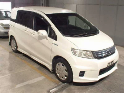 HONDA FREED SPIKE