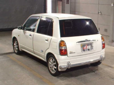 Daihatsu Mira Gino