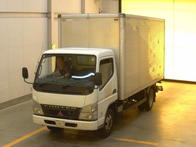 Mitsubishi Fuso Canter  с аукциона в Японии