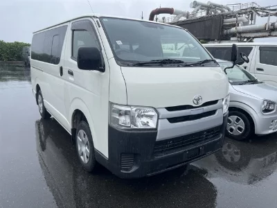 TOYOTA HIACE