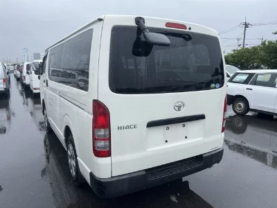 TOYOTA HIACE