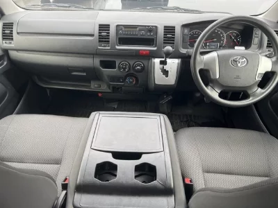 TOYOTA HIACE