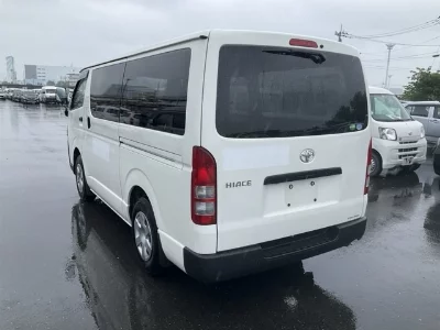 TOYOTA HIACE