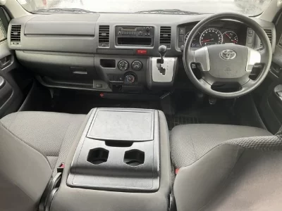 TOYOTA HIACE