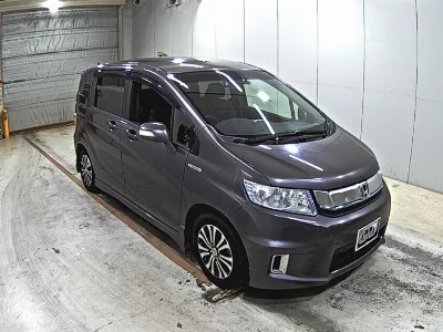 Honda FREED SPIKE HYBRID