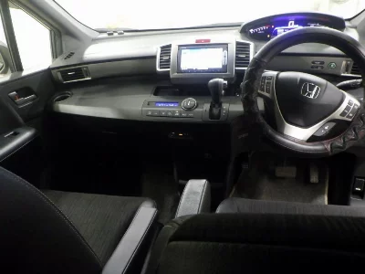 Honda FREED SPIKE HYBRID