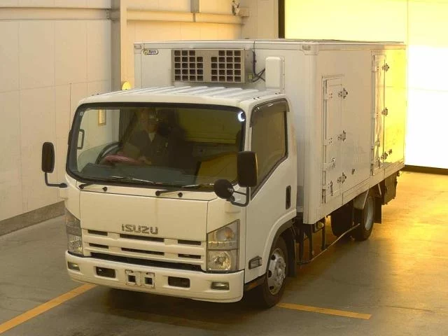 Isuzu Elf  с аукциона в Японии
