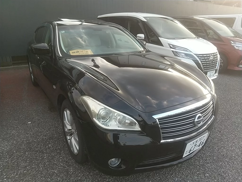 Nissan Fuga  с аукциона в Японии