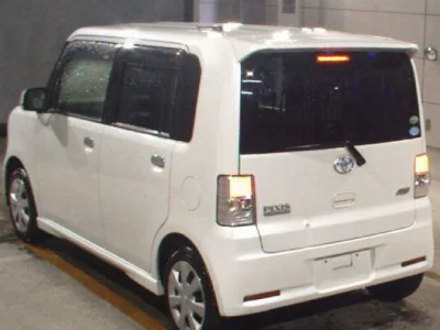 Toyota Pixis Space