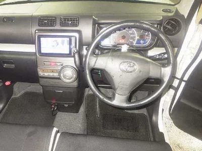 Toyota Pixis Space