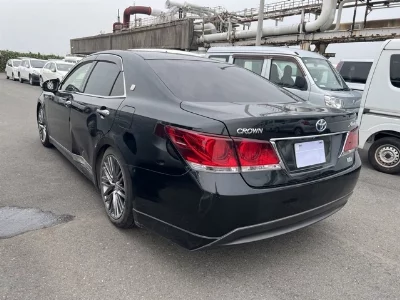 Toyota CROWN HYBRID