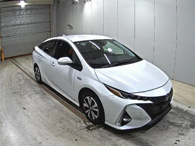 TOYOTA PRIUS PHV